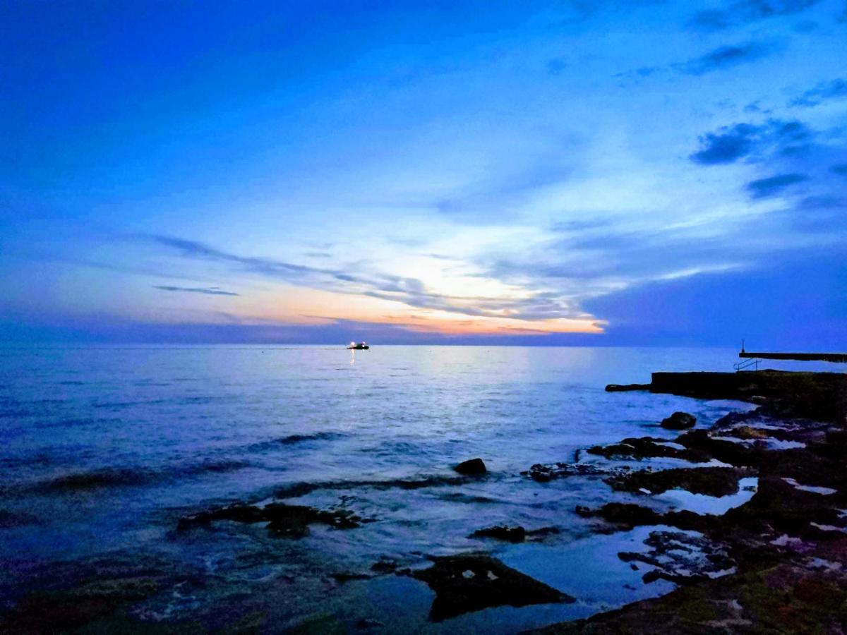 Apartment Lora Deluxe Superior 5 Star Apartment, Your Piece Of Heaven By The Sea & Park With Sea & Park View *