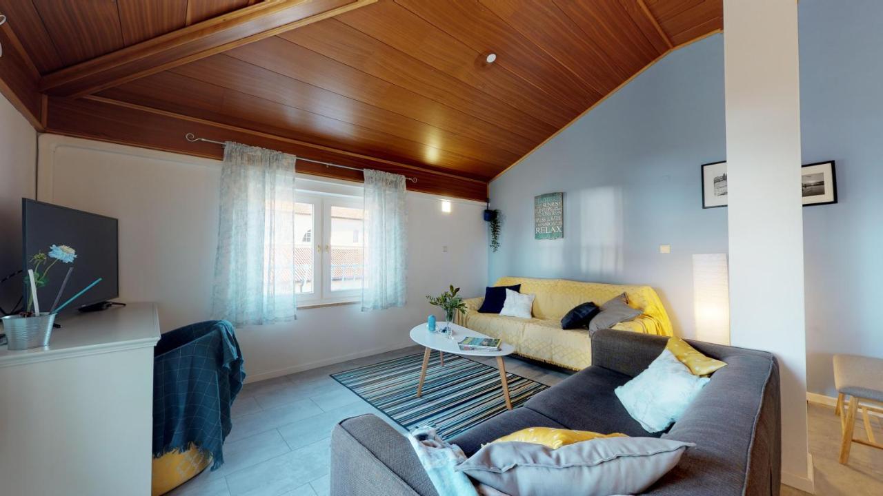 Lora Deluxe Superior 5 Star Apartment, Your Piece Of Heaven By The Sea & Park With Sea & Park View Apartment *