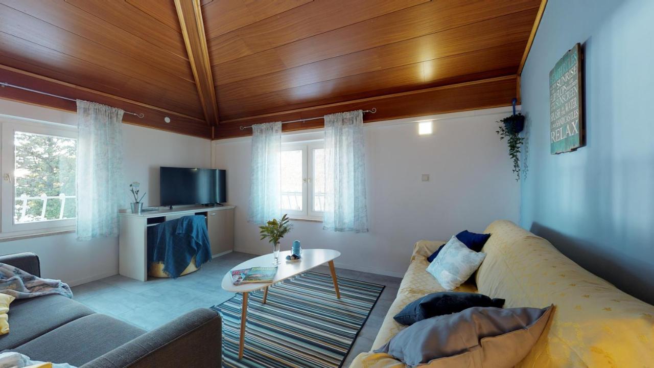Lora Deluxe Superior 5 Star Apartment, Your Piece Of Heaven By The Sea & Park With Sea & Park View Novigrad Istria