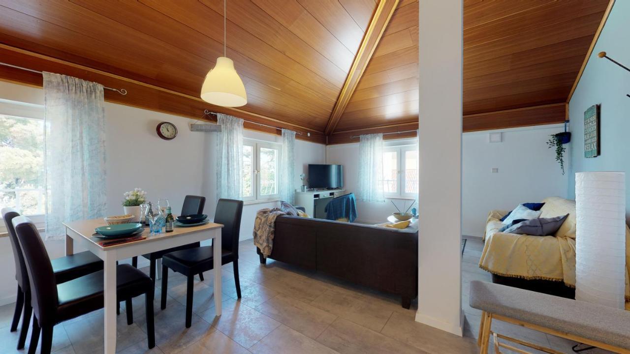 Apartment Lora Deluxe Superior 5 Star Apartment, Your Piece Of Heaven By The Sea & Park With Sea & Park View *