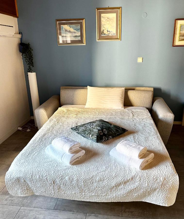 Lora Deluxe Superior 5 Star Apartment, Your Piece Of Heaven By The Sea & Park With Sea & Park View * Novigrad Istria
