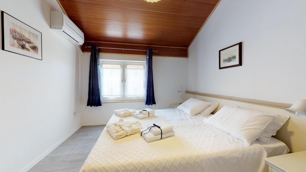 Lora Deluxe Superior 5 Star Apartment, Your Piece Of Heaven By The Sea & Park With Sea & Park View Novigrad (Istria)