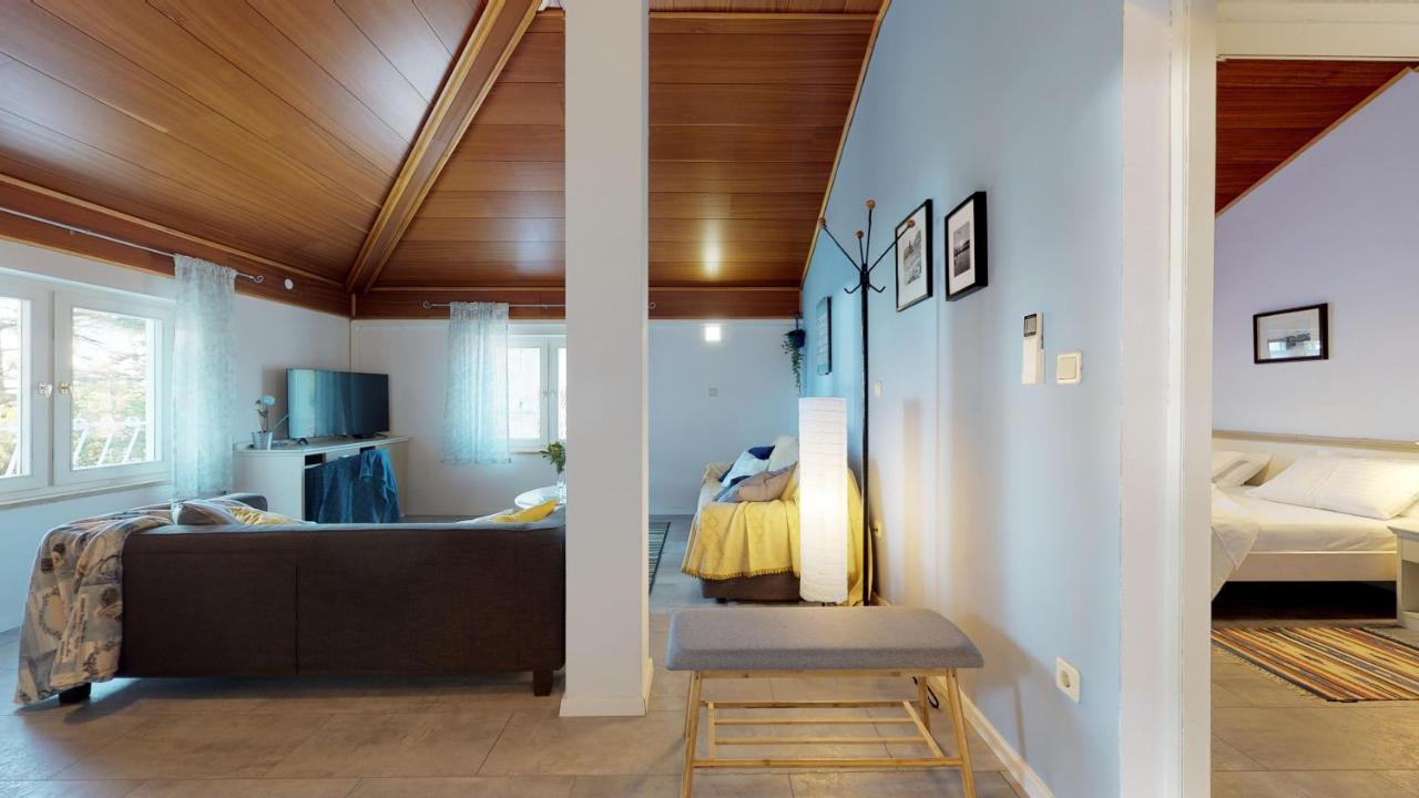 Apartment Lora Deluxe Superior 5 Star Apartment, Your Piece Of Heaven By The Sea & Park With Sea & Park View