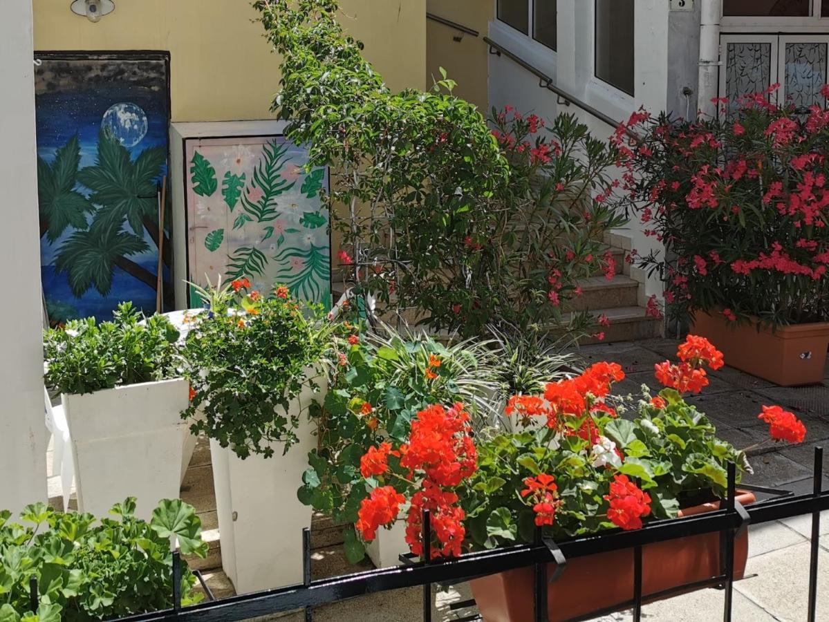 Lora Deluxe Superior 5 Star Apartment, Your Piece Of Heaven By The Sea & Park With Sea & Park View Apartment Novigrad (Istria)