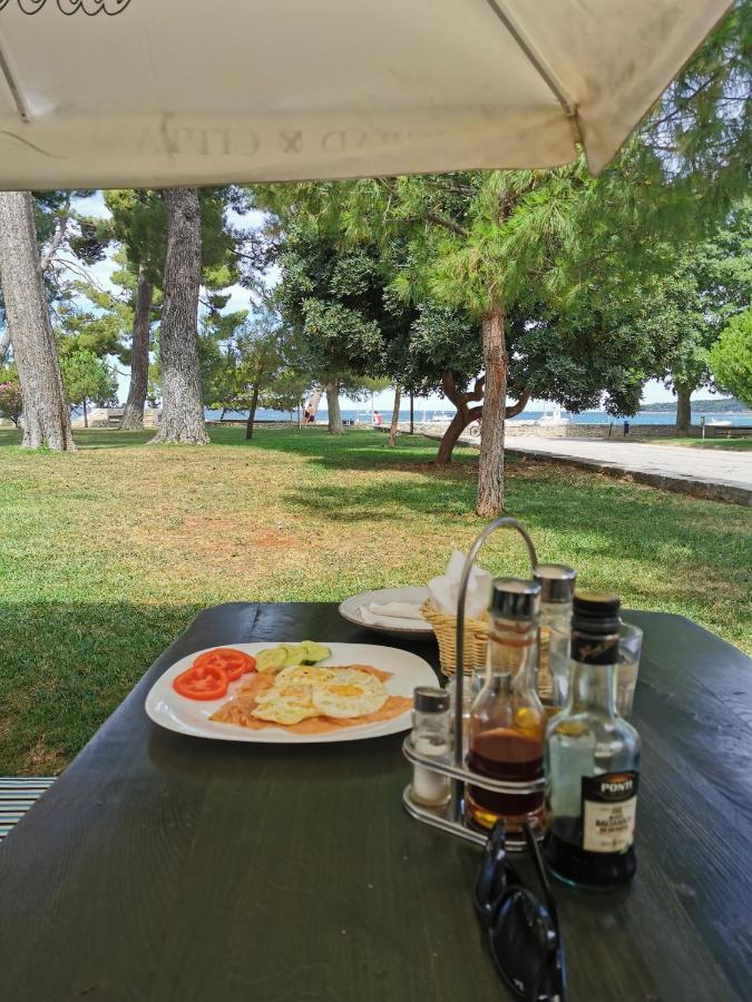 Apartment Lora Deluxe Superior 5 Star Apartment, Your Piece Of Heaven By The Sea & Park With Sea & Park View